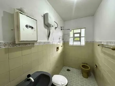 Casa - Sobrado com 4 quartos (sendo 1 suite(s)) a 100,00 metros praia.