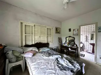 Casa - Sobrado com 4 quartos (sendo 1 suite(s)) a 100,00 metros praia.