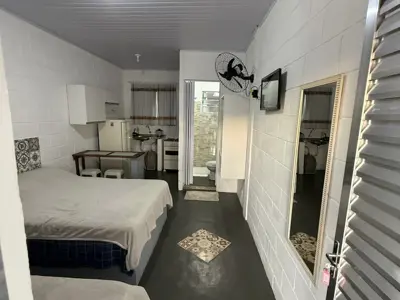 Kitnet - Ampla com 1 quartos (sendo 0 suite(s)) a 800,00 metros praia.