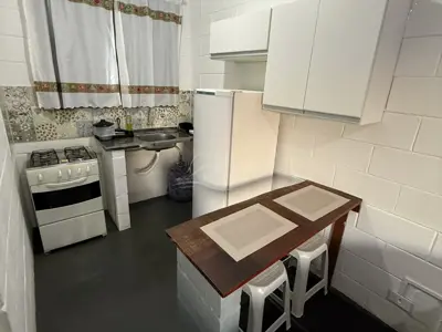 Kitnet - Ampla com 1 quartos (sendo 0 suite(s)) a 800,00 metros praia.