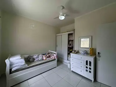 Casa - Térrea com 3 quartos (sendo 1 suite(s)) a 57,00 metros praia.