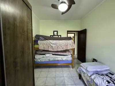 Casa - Térrea com 2 quartos (sendo 1 suite(s)) a 300,00 metros praia.