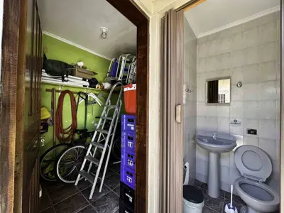 Casa - Térrea com 2 quartos (sendo 1 suite(s)) a 300,00 metros praia.