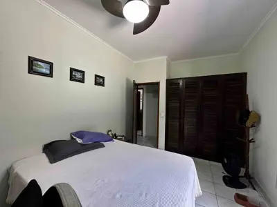 Casa - Térrea com 2 quartos (sendo 1 suite(s)) a 300,00 metros praia.