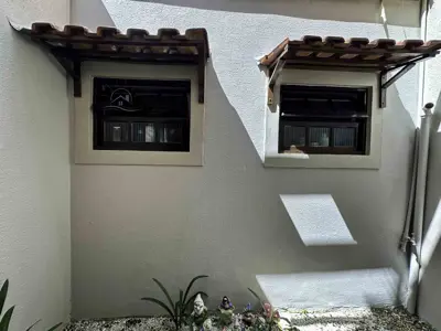 Casa - Térrea com 2 quartos (sendo 1 suite(s)) a 300,00 metros praia.