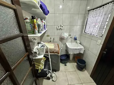 Casa - Sobrado com 3 quartos (sendo 1 suite(s)) a 500,00 metros praia.