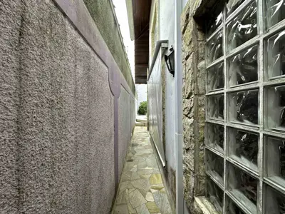 Casa - Sobrado com 3 quartos (sendo 1 suite(s)) a 500,00 metros praia.