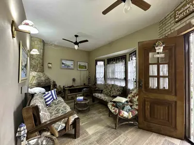 Casa - Sobrado com 3 quartos (sendo 1 suite(s)) a 500,00 metros praia.