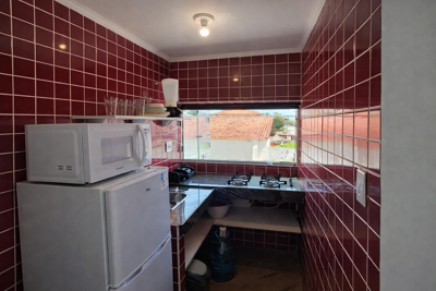 Apartamento - Alto com 2 quartos (sendo 0 suite(s)) a 40,00 metros praia.