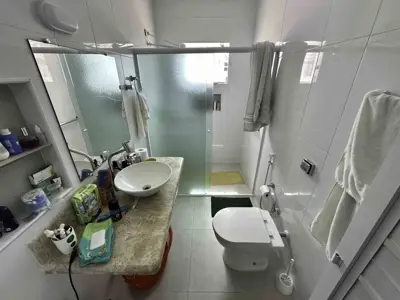 Casa - Térrea com Edícula com 2 quartos (sendo 0 suite(s)) a 800,00 metros praia.