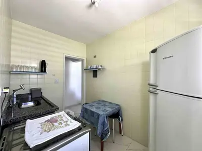 Apartamento - Alto com 1 quartos (sendo 0 suite(s)) a 300,00 metros praia.