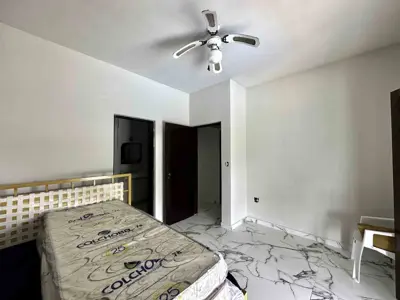 Casa - Sobrado com 3 quartos (sendo 3 suite(s)) a 700,00 metros praia.