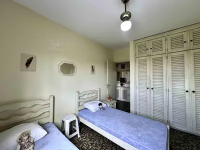 Apartamento - Amplo com 3 quartos (sendo 1 suite(s)) a 600,00 metros praia.