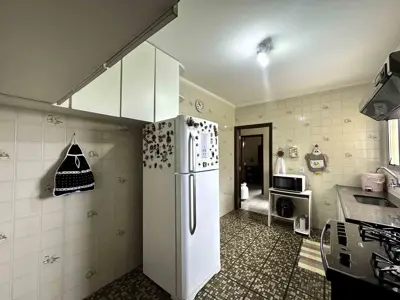 Apartamento - Amplo com 3 quartos (sendo 1 suite(s)) a 600,00 metros praia.