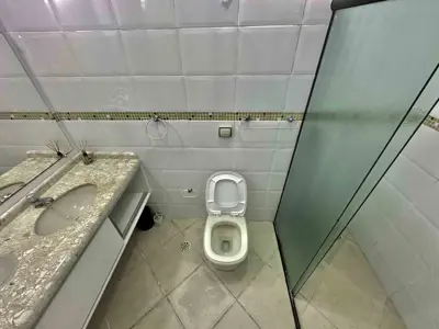 Casa - Térrea com 5 quartos (sendo 5 suite(s)) a 2,00 metros praia.