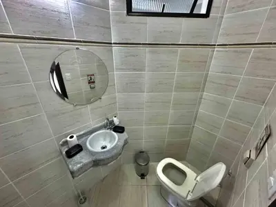 Casa - Térrea com 5 quartos (sendo 5 suite(s)) a 2,00 metros praia.