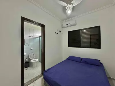 Casa - Térrea com 5 quartos (sendo 5 suite(s)) a 2,00 metros praia.