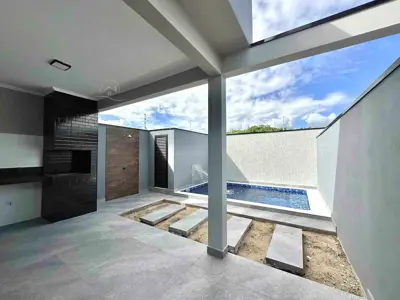 Casa - Térrea com 2 quartos (sendo 1 suite(s)) a 2000,00 metros praia.