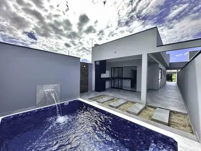 Casa - Térrea com 2 quartos (sendo 1 suite(s)) a 2000,00 metros praia.