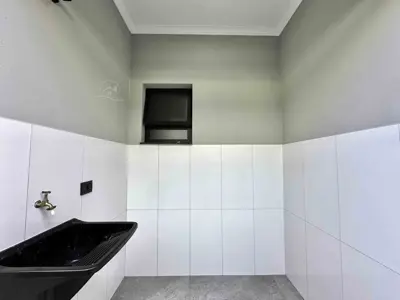 Casa - Térrea com 2 quartos (sendo 1 suite(s)) a 2000,00 metros praia.