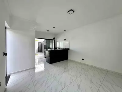 Casa - Térrea com 2 quartos (sendo 1 suite(s)) a 2000,00 metros praia.