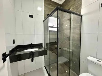 Casa - Térrea com 2 quartos (sendo 1 suite(s)) a 2000,00 metros praia.