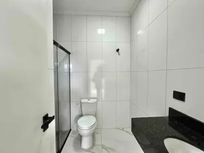 Casa - Térrea com 2 quartos (sendo 1 suite(s)) a 2000,00 metros praia.