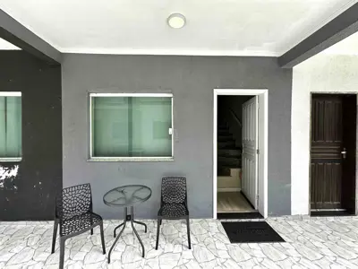 Apartamento - Duplex com 2 quartos (sendo 1 suite(s)) a 1100,00 metros praia.