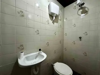 Casa - Térrea com 3 quartos (sendo 1 suite(s)) a 300,00 metros praia.