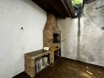 Casa - Térrea com 3 quartos (sendo 1 suite(s)) a 300,00 metros praia.