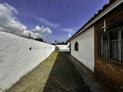 Casa - Térrea com 2 quartos (sendo 2 suite(s)) a 3000,00 metros praia.