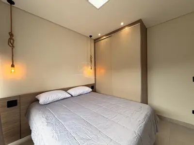 Casa - Sobrado com 6 quartos (sendo 6 suite(s)) a 1500,00 metros praia.