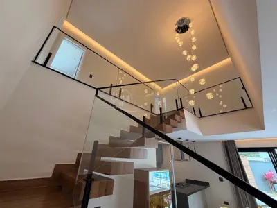 Casa - Sobrado com 6 quartos (sendo 6 suite(s)) a 1500,00 metros praia.