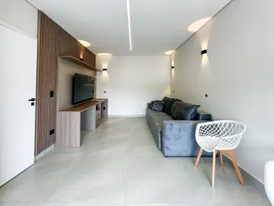 Casa - Sobrado com 6 quartos (sendo 6 suite(s)) a 1500,00 metros praia.