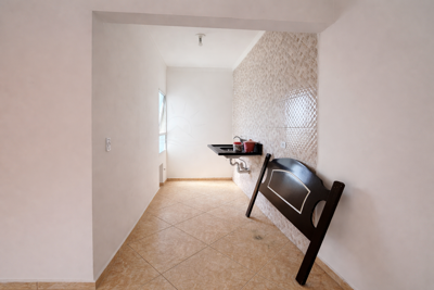 Apartamento - Kitnet com 1 quartos (sendo 1 suite(s)) a 400,00 metros praia.