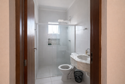 Apartamento - Kitnet com 1 quartos (sendo 1 suite(s)) a 400,00 metros praia.