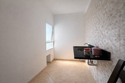 Apartamento - Kitnet com 1 quartos (sendo 1 suite(s)) a 400,00 metros praia.