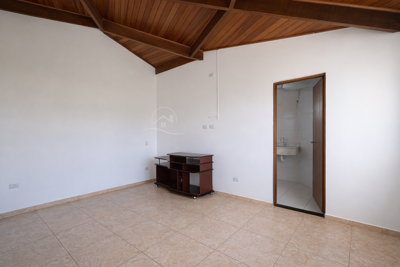 Apartamento - Kitnet com 1 quartos (sendo 1 suite(s)) a 400,00 metros praia.