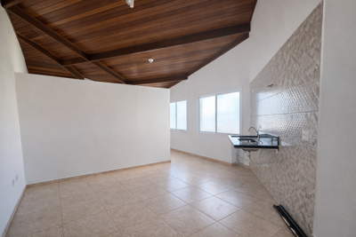 Apartamento - Kitnet com 1 quartos (sendo 1 suite(s)) a 400,00 metros praia.