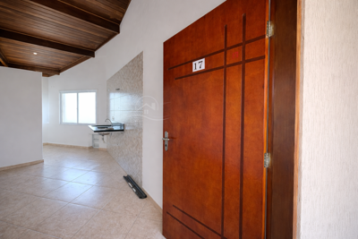 Apartamento - Kitnet com 1 quartos (sendo 1 suite(s)) a 400,00 metros praia.
