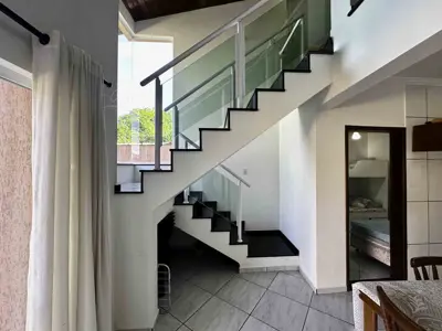 Casa - Edícula com 2 quartos (sendo 1 suite(s)) a 1000,00 metros praia.