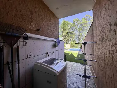 Casa - Edícula com 2 quartos (sendo 1 suite(s)) a 1000,00 metros praia.