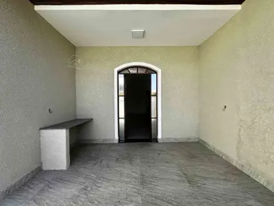 Casa - Térrea com piscina com 3 quartos (sendo 3 suite(s)) a 19,00 metros praia.