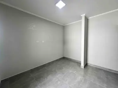 Casa - Térrea com piscina com 3 quartos (sendo 3 suite(s)) a 19,00 metros praia.