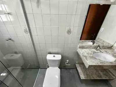 Casa - Térrea com piscina com 3 quartos (sendo 3 suite(s)) a 19,00 metros praia.