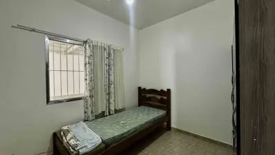 Casa - Térrea com piscina com 3 quartos (sendo 1 suite(s)) a 800,00 metros praia.