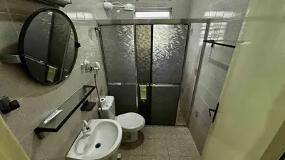 Casa - Térrea com piscina com 3 quartos (sendo 1 suite(s)) a 800,00 metros praia.