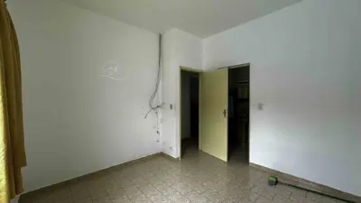Casa - Térrea com piscina com 3 quartos (sendo 1 suite(s)) a 800,00 metros praia.