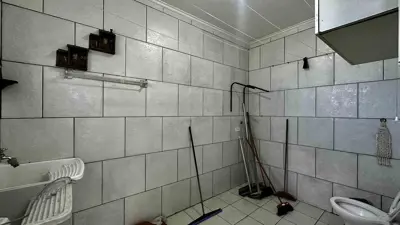 Casa - Térrea com piscina com 3 quartos (sendo 1 suite(s)) a 800,00 metros praia.