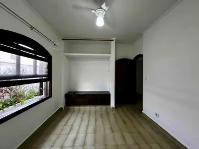 Casa - Térrea com 4 quartos (sendo 2 suite(s)) a 100,00 metros praia.